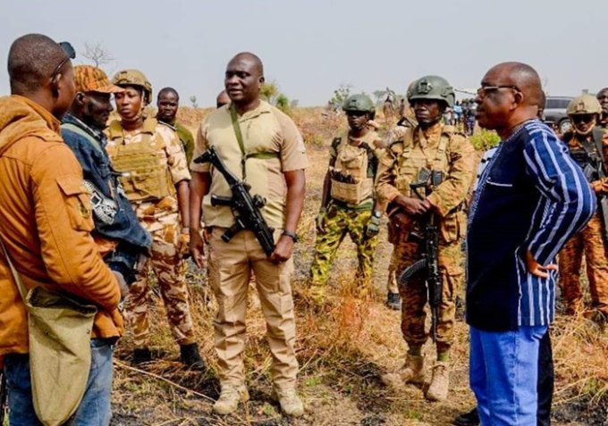 Lutte antiterrorisme : Le ministre Mahamadou Sana encourage les Forces combattantes du Centre-Est