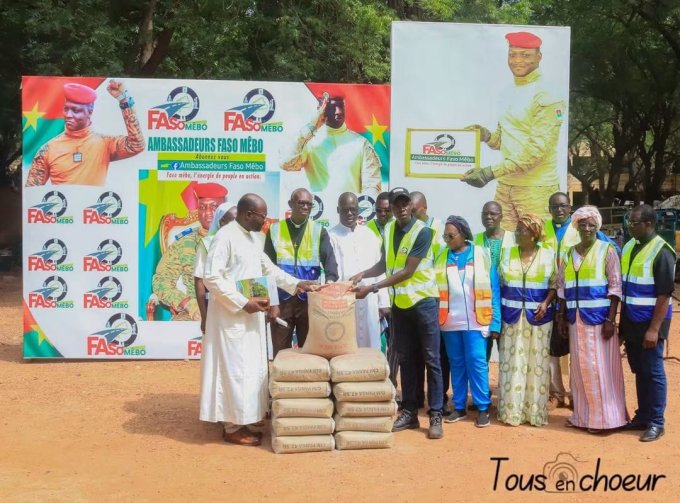 ‎Burkina&nbsp;: L’Église Catholique fait don de 88 tonnes de ciment à Faso Mêbo ‎