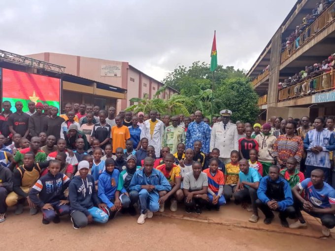 Burkina/Immersion patriotique&nbsp;: Le capitaine Ibrahim Traoré invite les bacheliers à être de «&nbsp;bons patriotes et à ne jamais trahir la mère patrie&nbsp;»