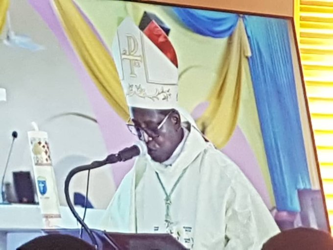 Burkina/ Jubilé des sœurs de l’Immaculée conception de Ouagadougou : « Que votre enracinement en Dieu soit la source de fécondité spirituelle de votre congrégation pour vos œuvres au bénéfice de l’Église et du monde », vœu de Monseigneur Proposer Kontiébo aux SICO