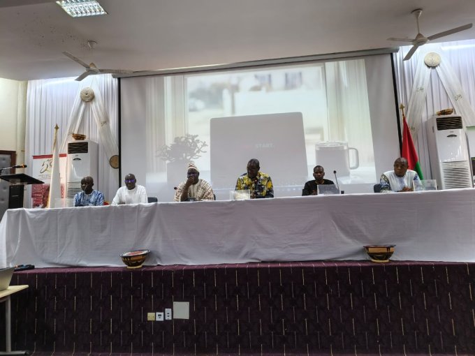 Burkina&nbsp;: Des chercheurs et des étudiants échangent sur le consommer local